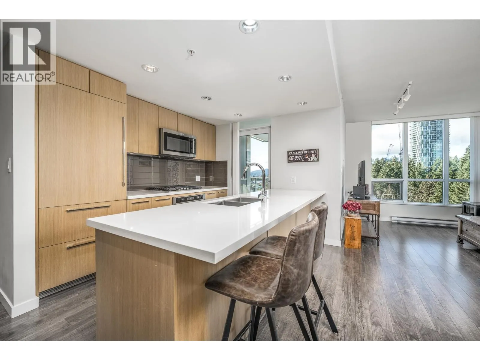 1508 3093 WINDSOR GATE