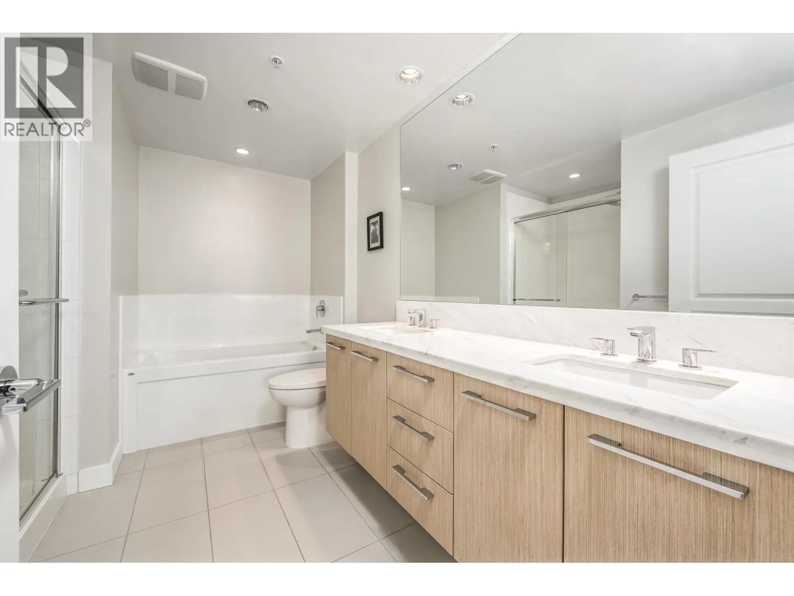 1508 3093 WINDSOR GATE