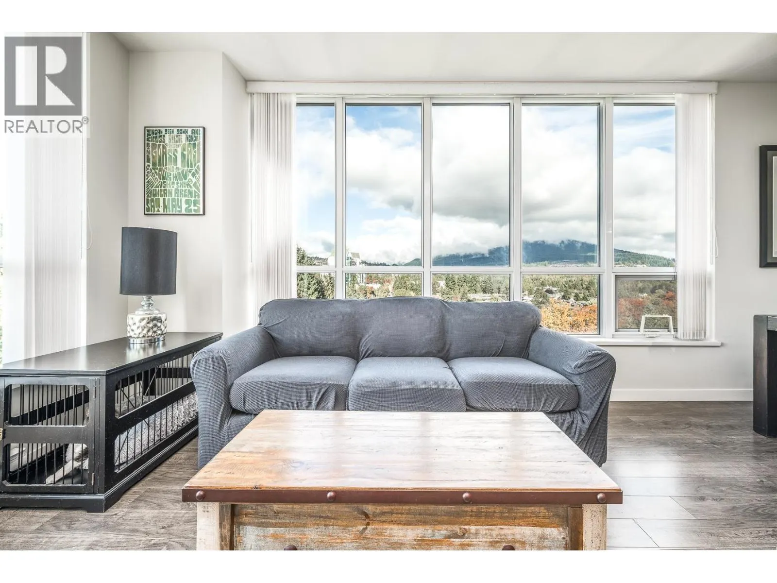 1508 3093 WINDSOR GATE