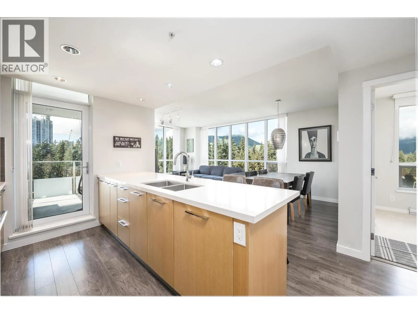 1508 3093 WINDSOR GATE