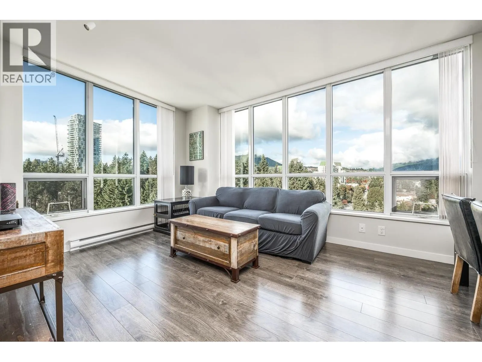 1508 3093 WINDSOR GATE