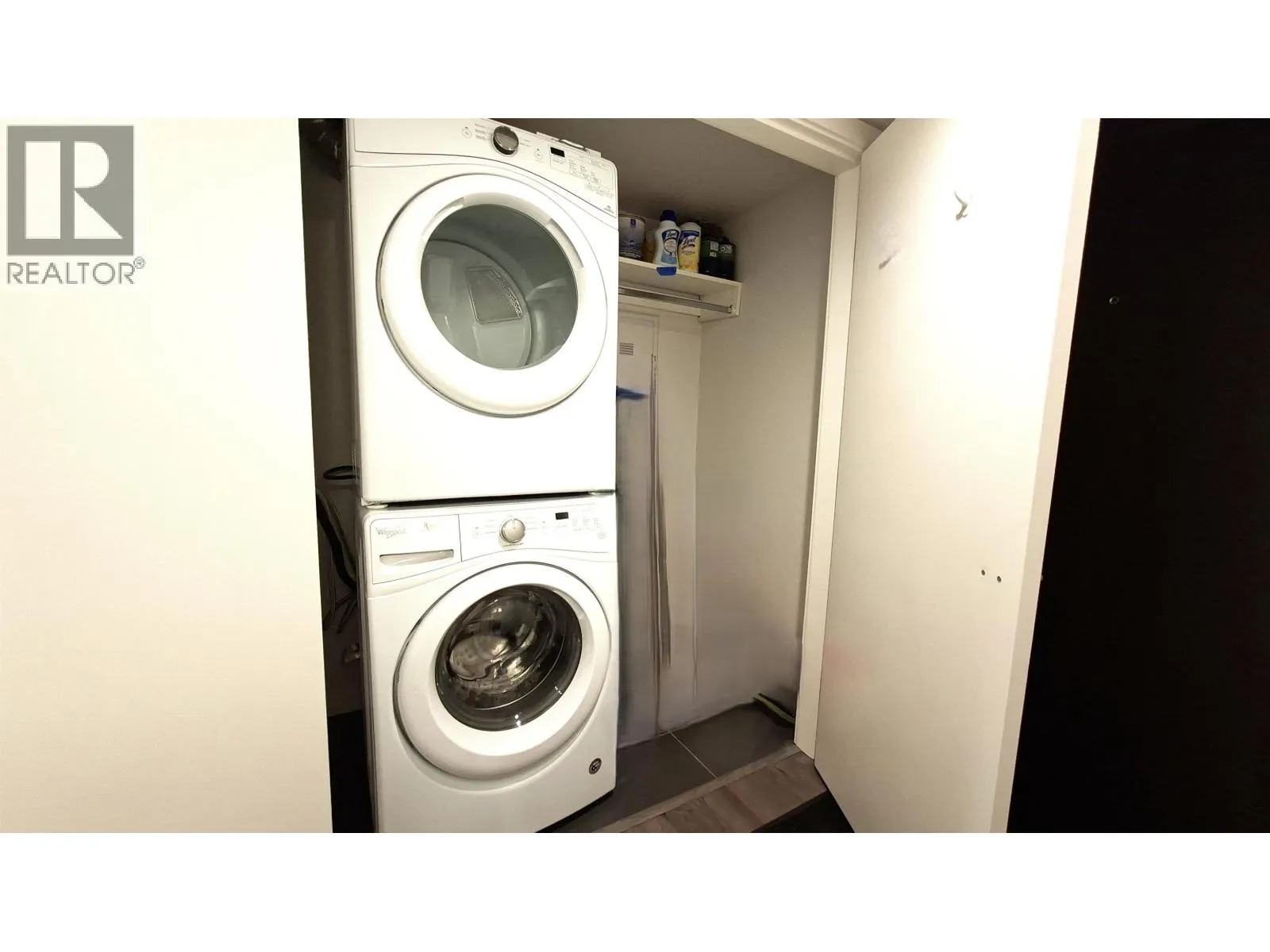 1905 8189 CAMBIE STREET