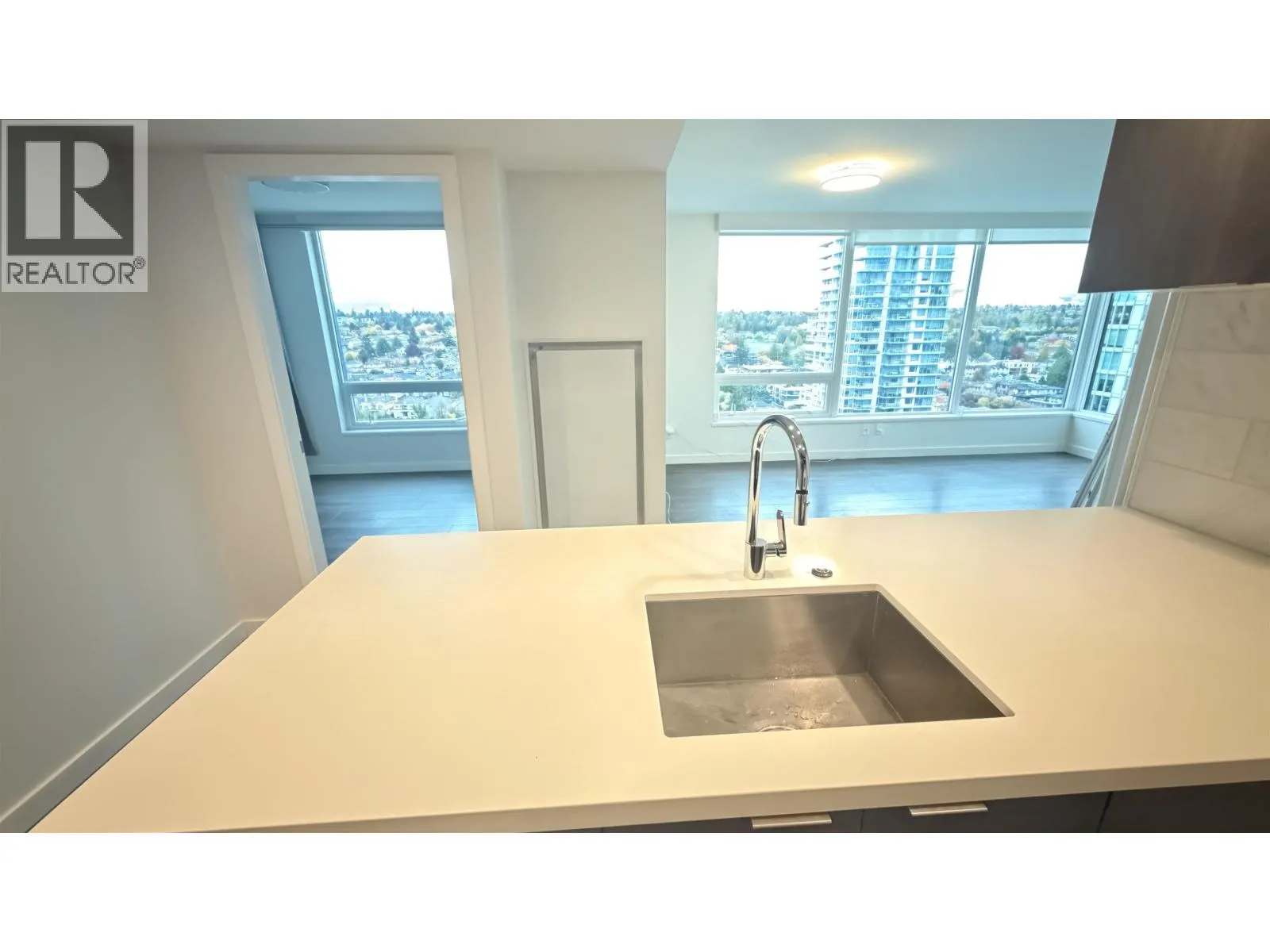 1905 8189 CAMBIE STREET