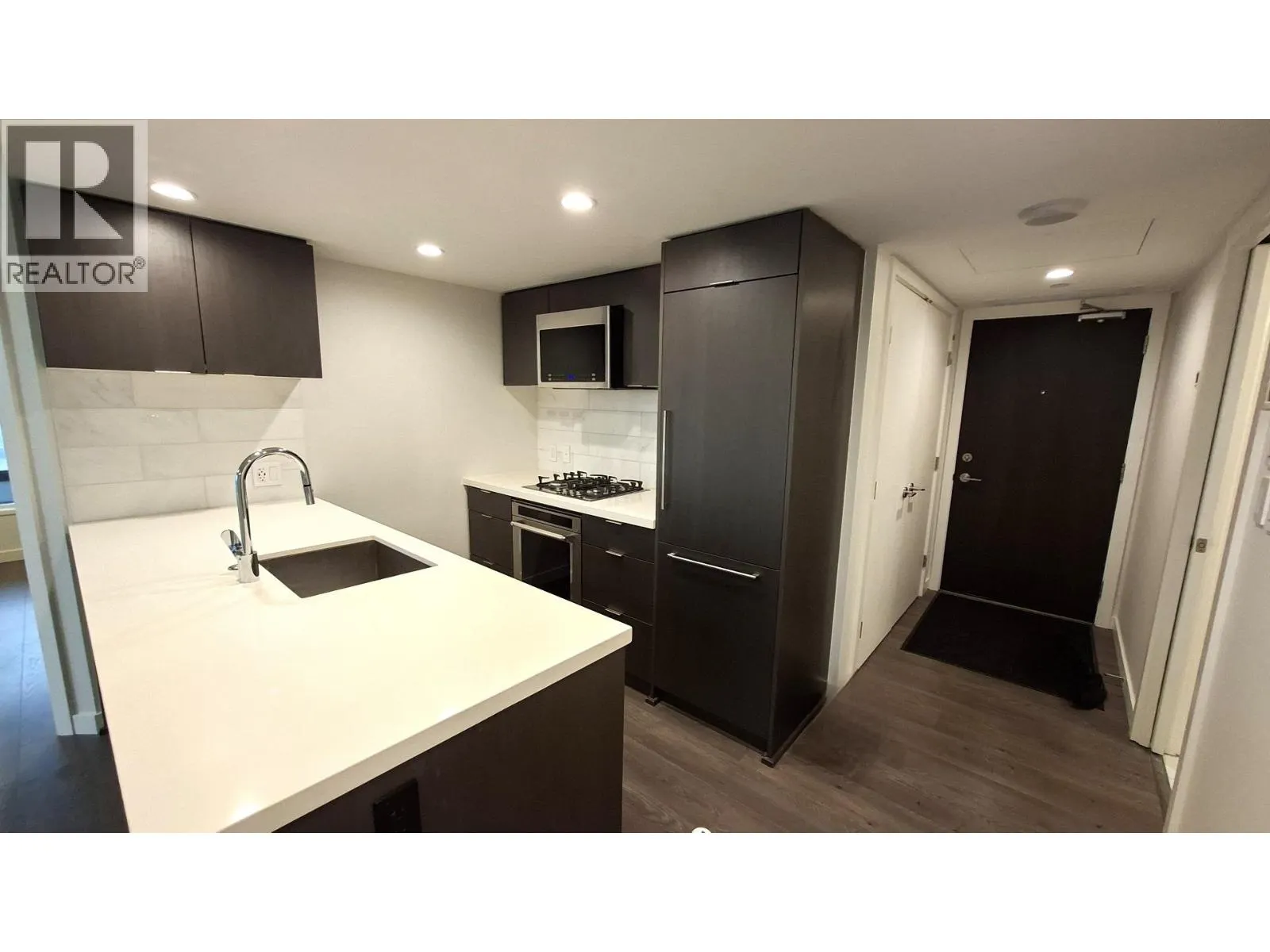 1905 8189 CAMBIE STREET