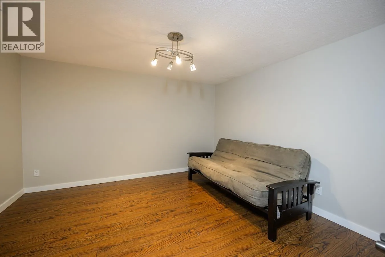 147 6807 WESTGATE AVENUE