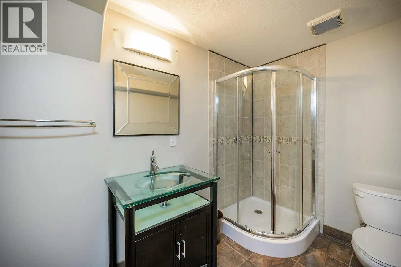 147 6807 WESTGATE AVENUE