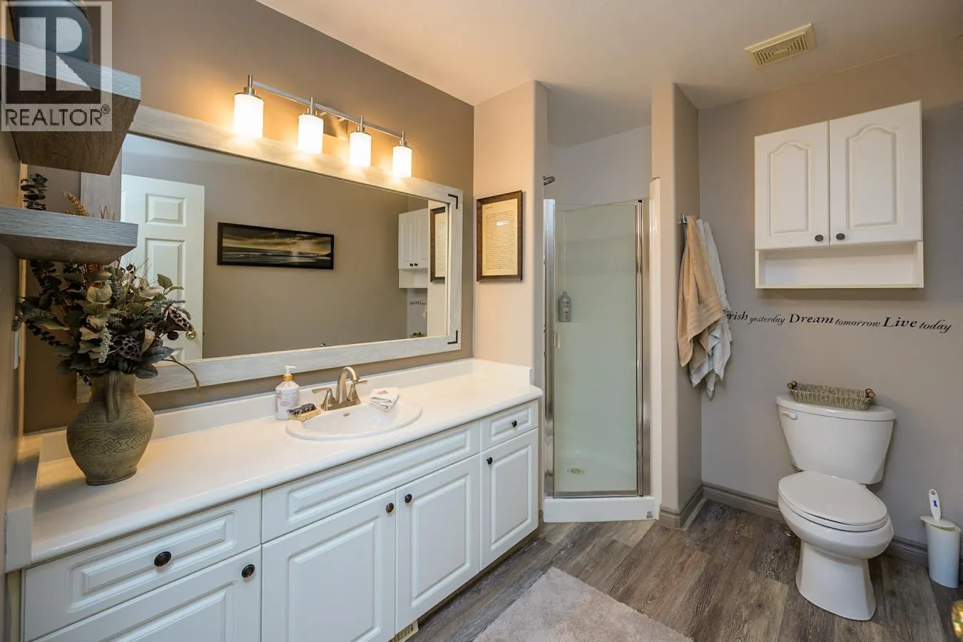 147 6807 WESTGATE AVENUE