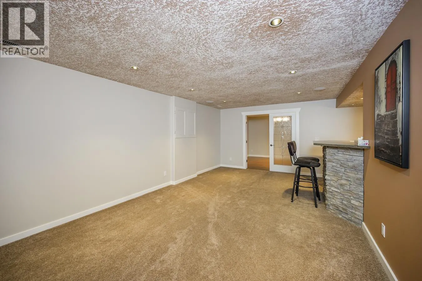 147 6807 WESTGATE AVENUE