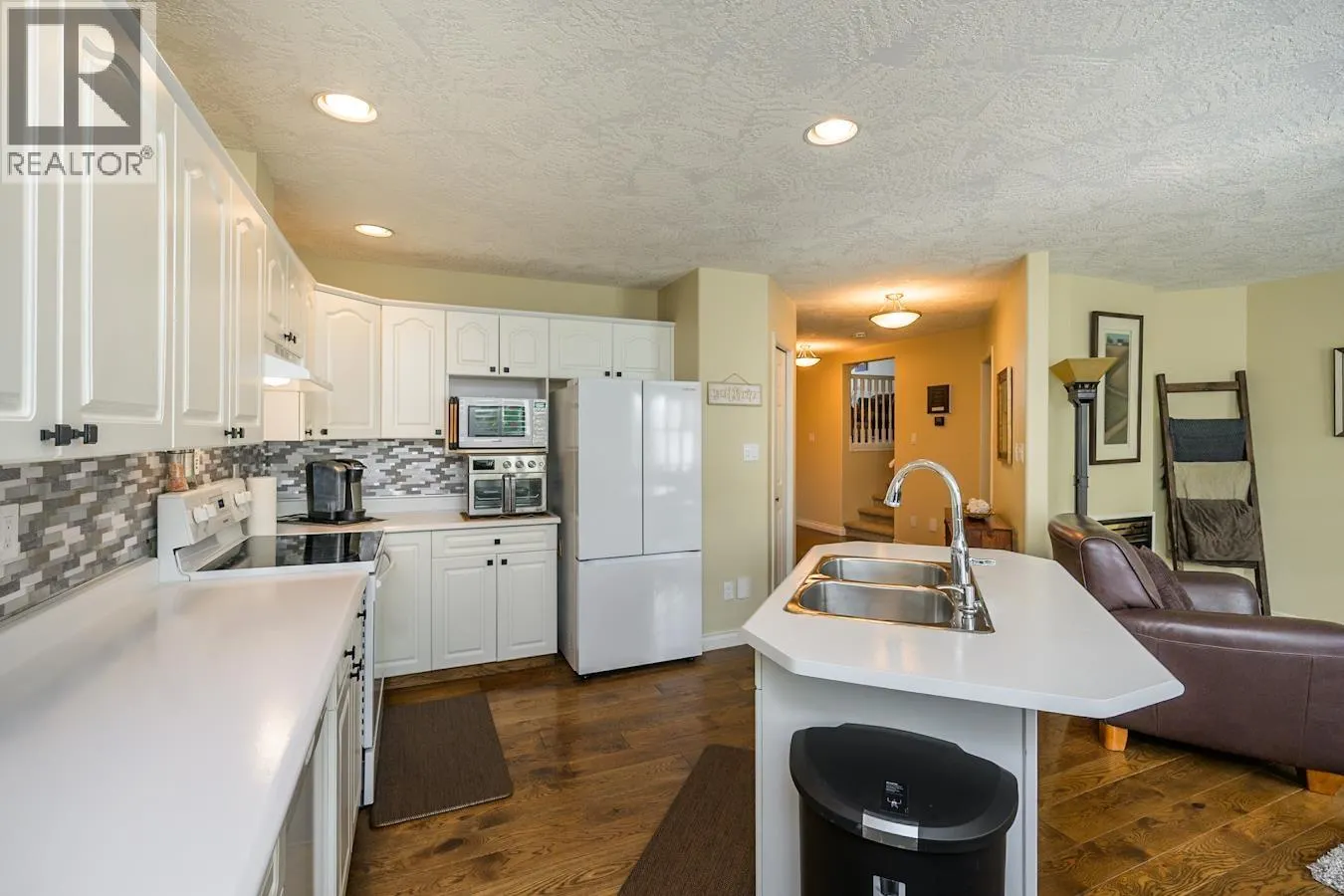 147 6807 WESTGATE AVENUE