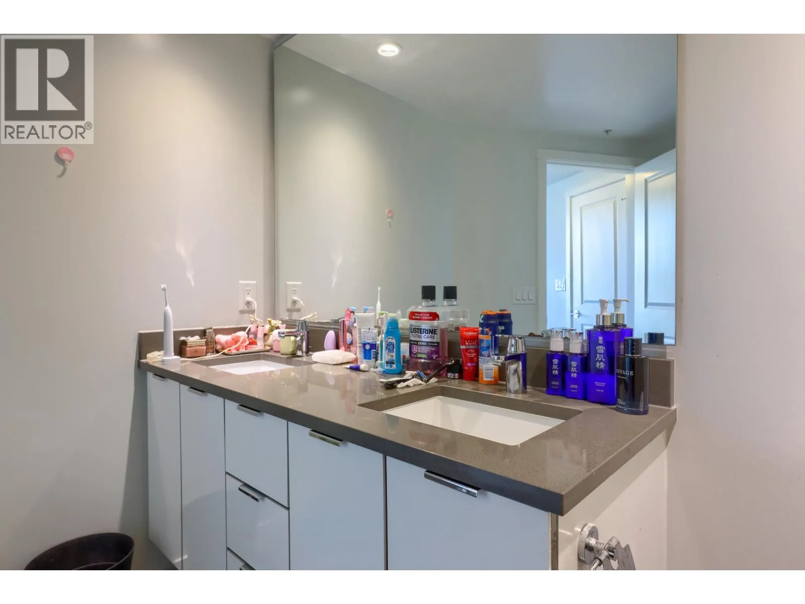 617 8333 SWEET AVENUE