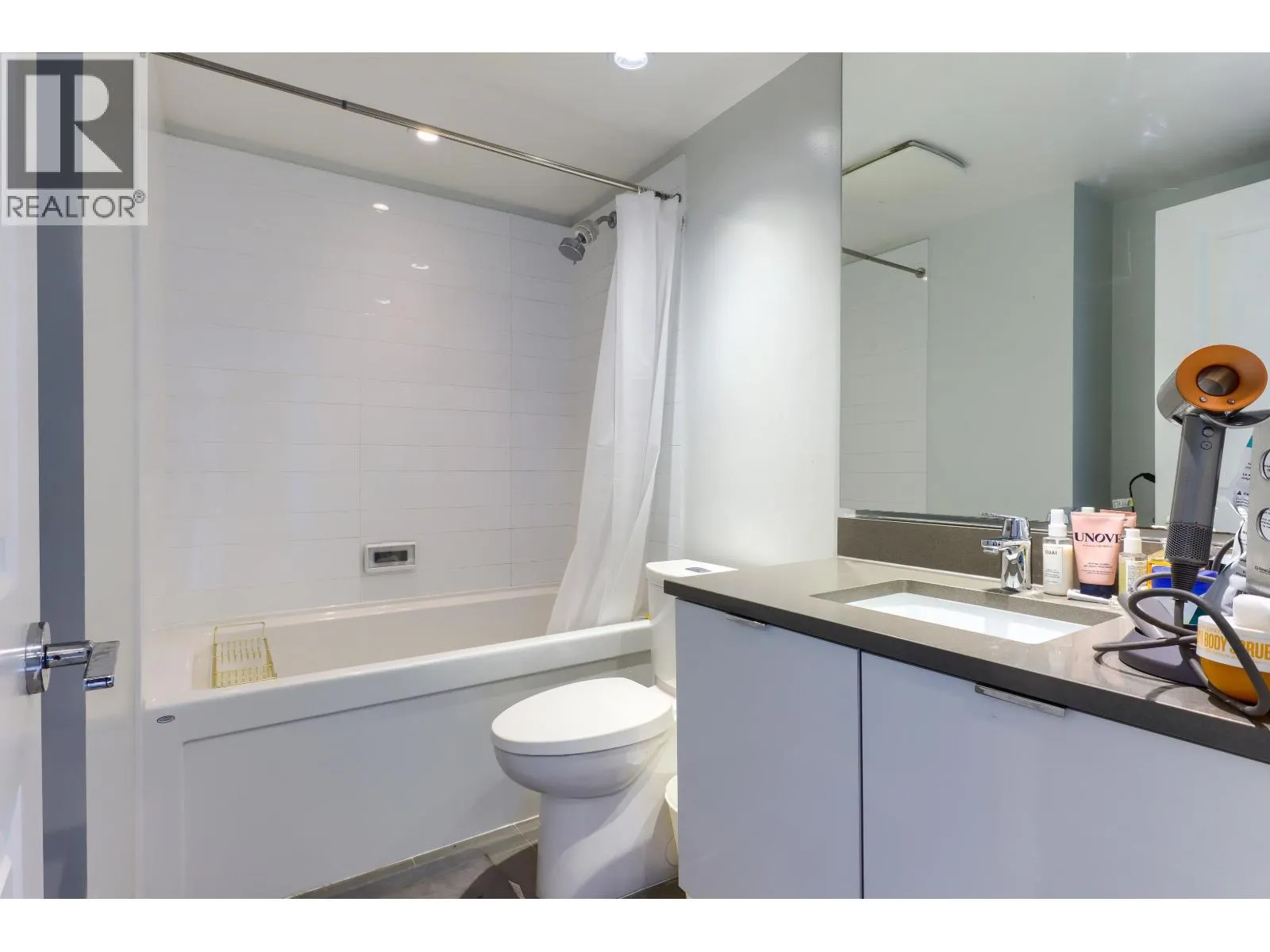 617 8333 SWEET AVENUE