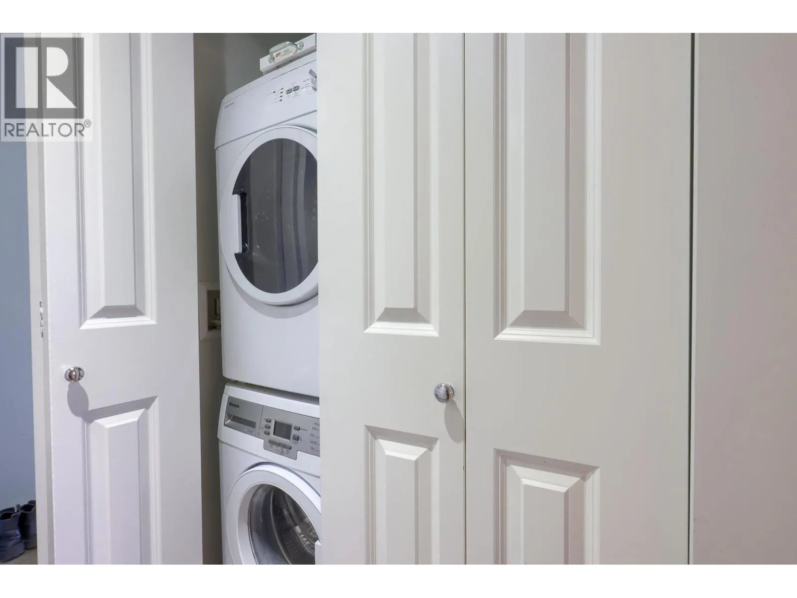 617 8333 SWEET AVENUE