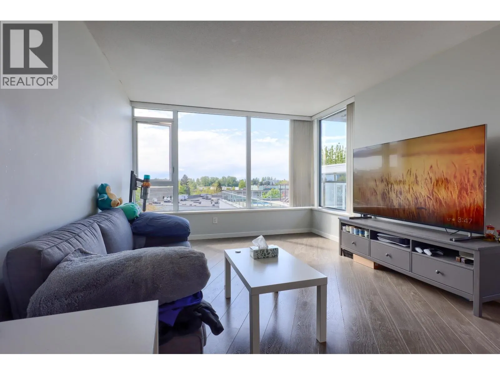 617 8333 SWEET AVENUE