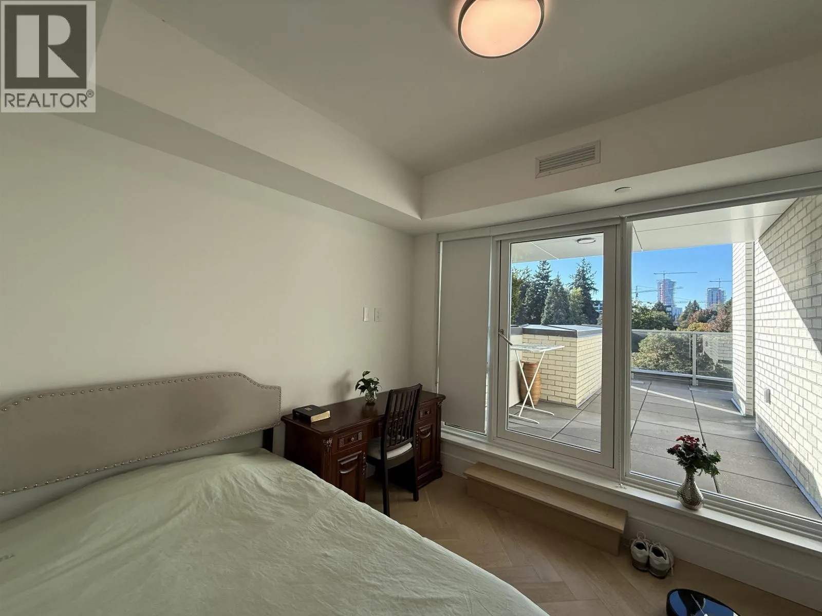 501 4685 CAMBIE STREET