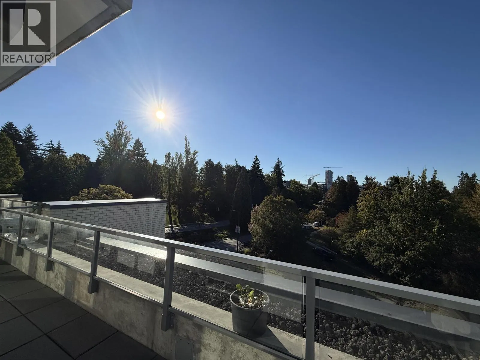 501 4685 CAMBIE STREET