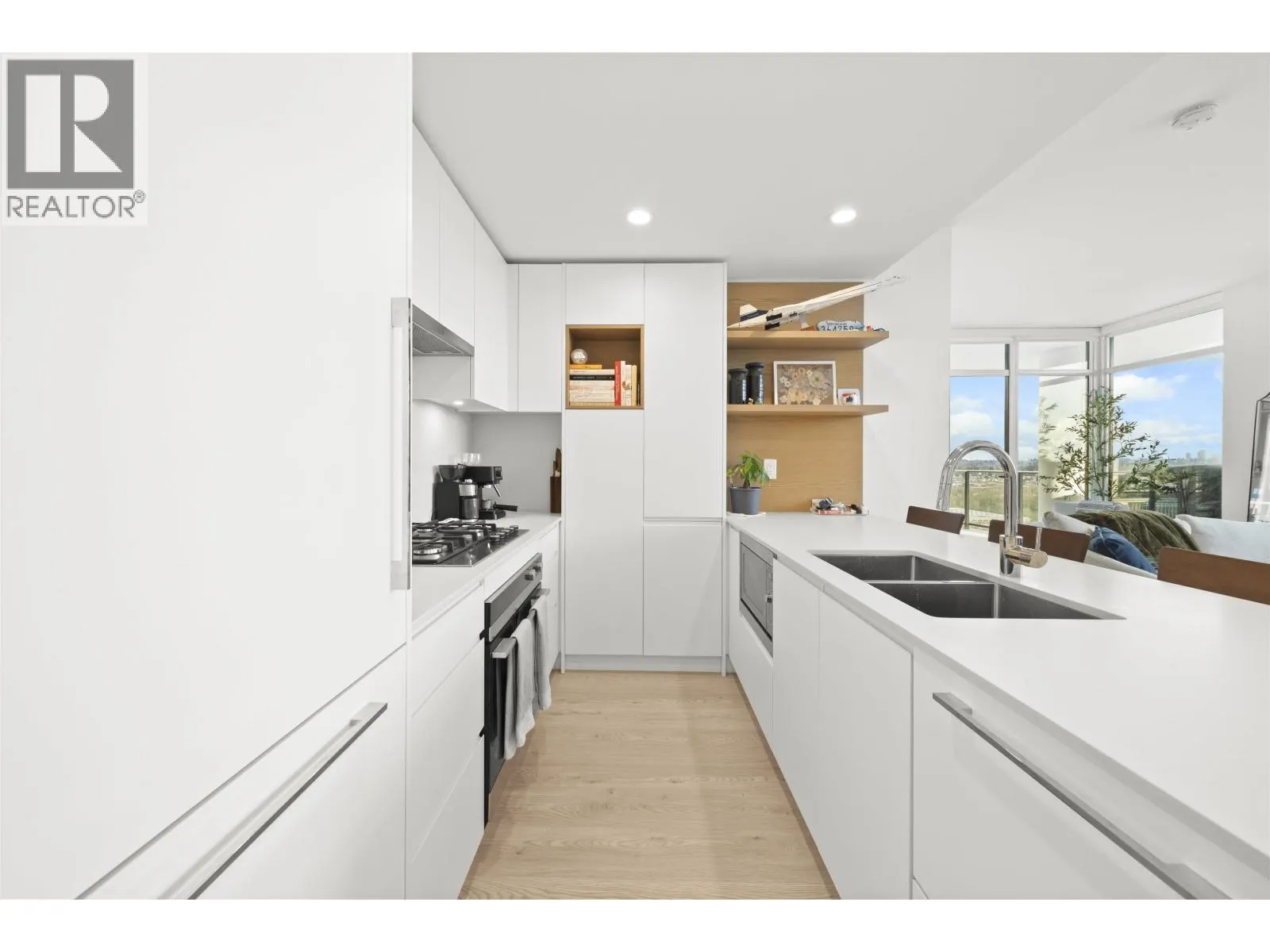 2609 2181 MADISON AVENUE