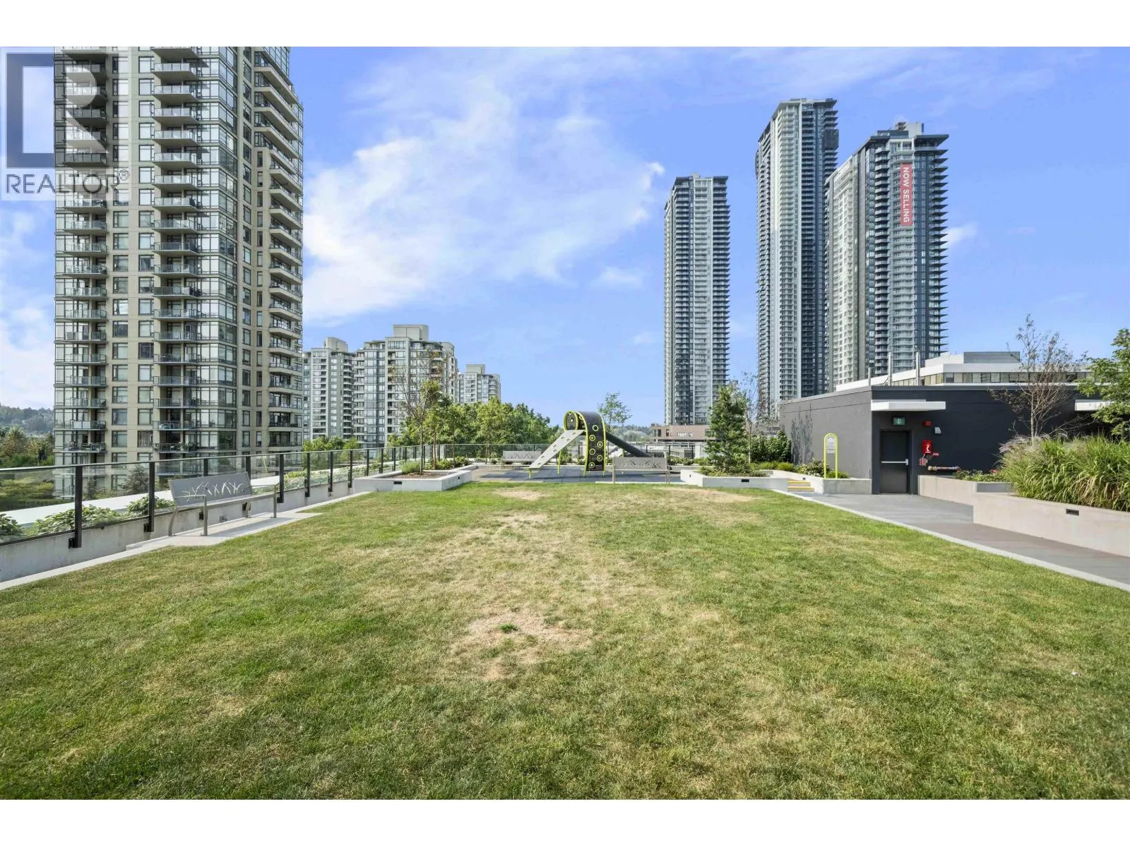 2609 2181 MADISON AVENUE