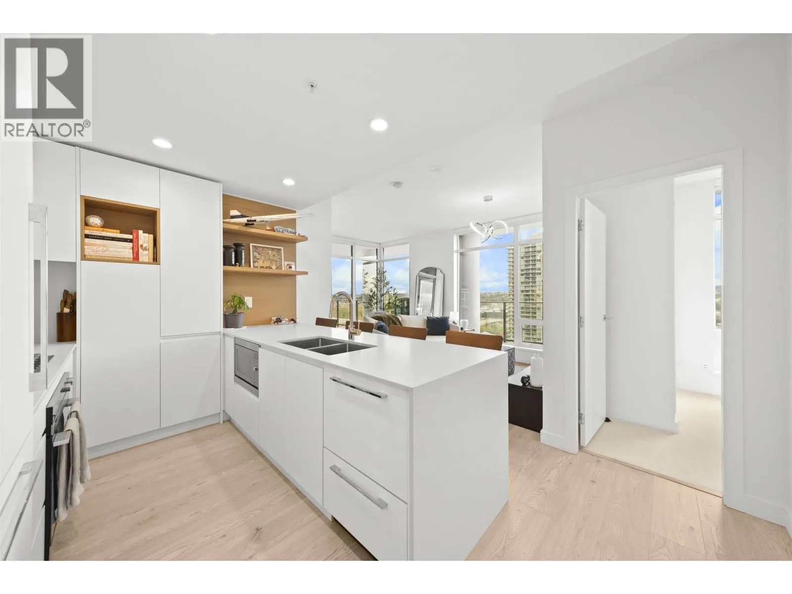 2609 2181 MADISON AVENUE