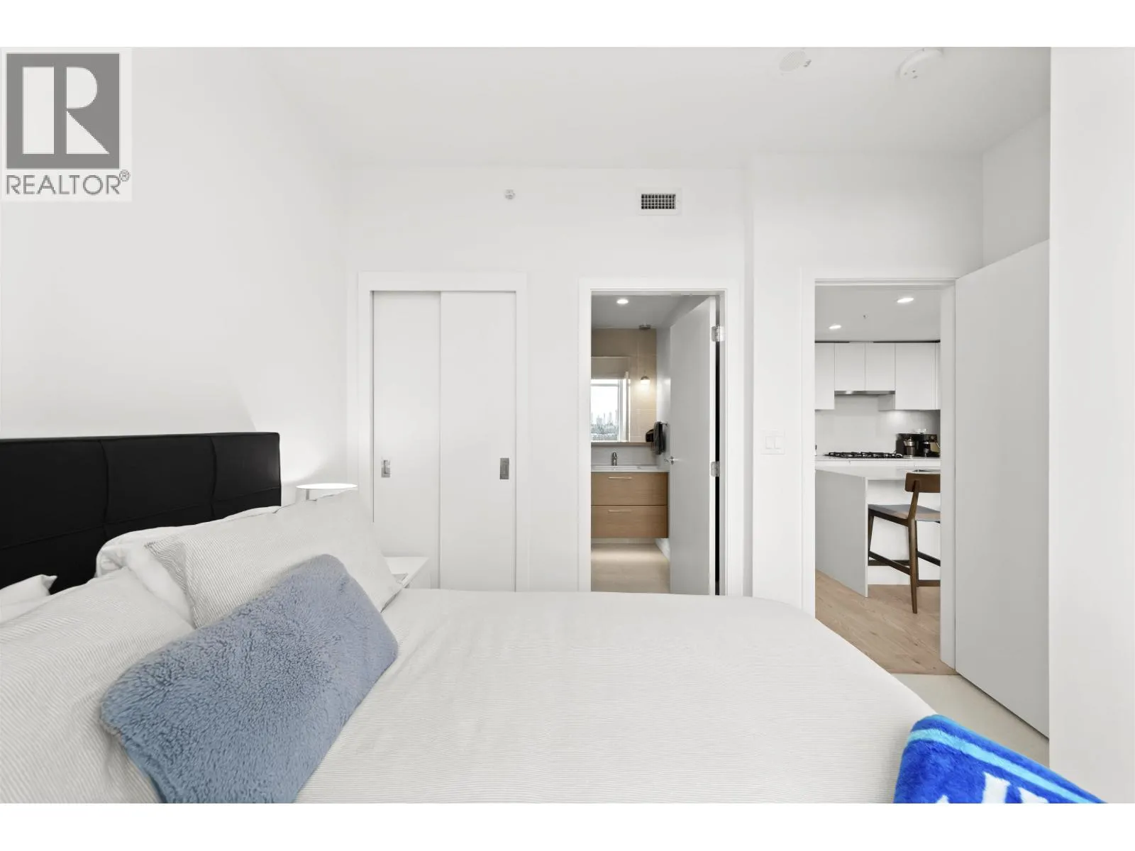 2609 2181 MADISON AVENUE