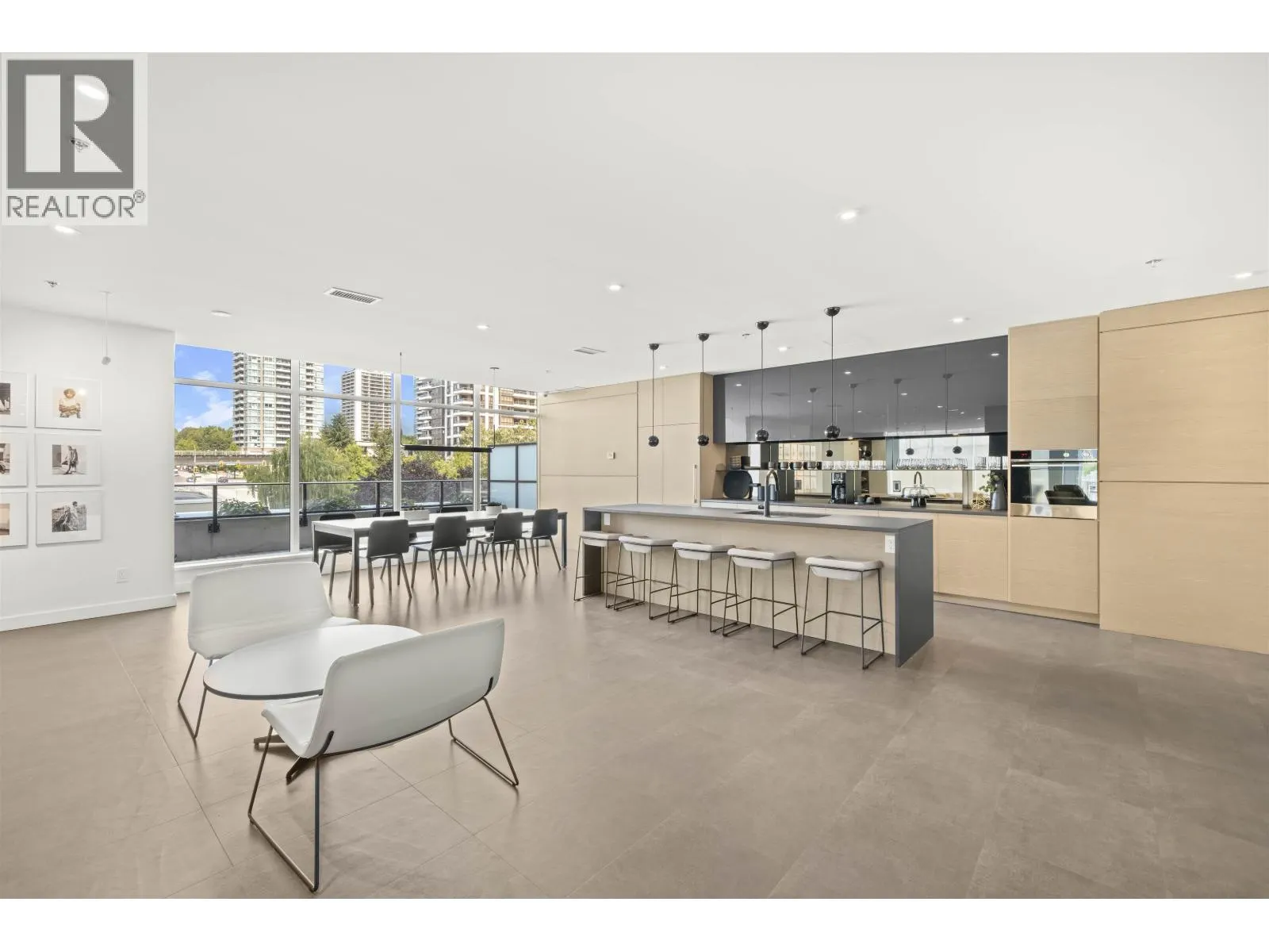 2609 2181 MADISON AVENUE