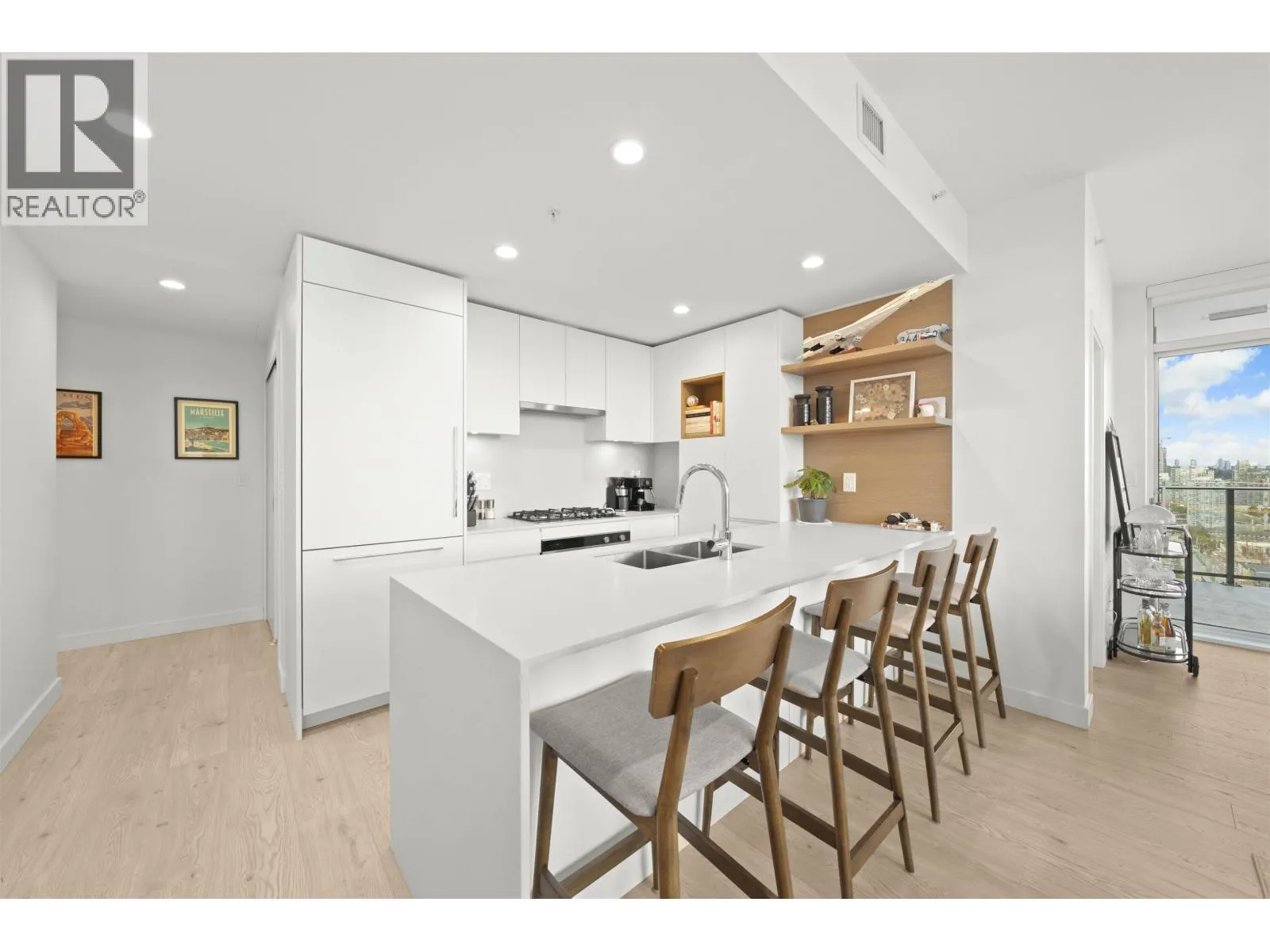 2609 2181 MADISON AVENUE