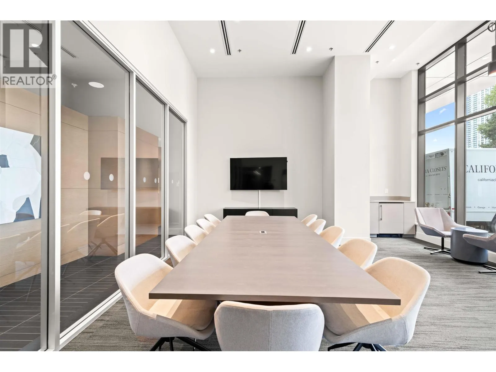 2609 2181 MADISON AVENUE