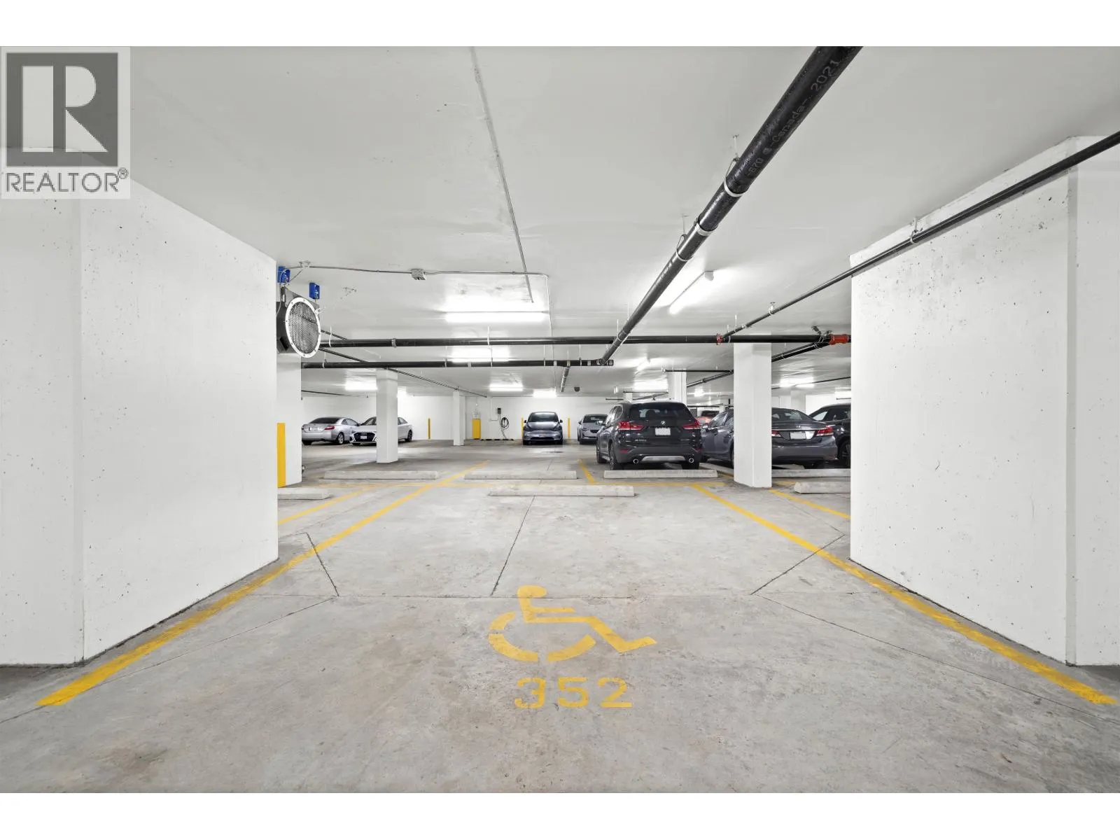 2609 2181 MADISON AVENUE