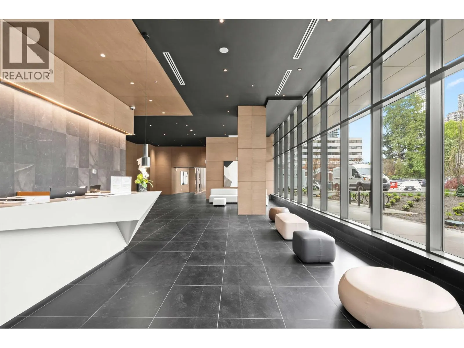 2609 2181 MADISON AVENUE