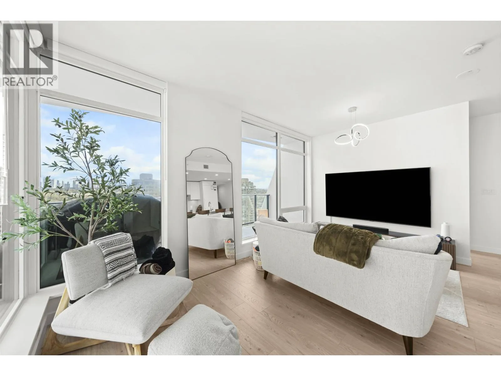 2609 2181 MADISON AVENUE