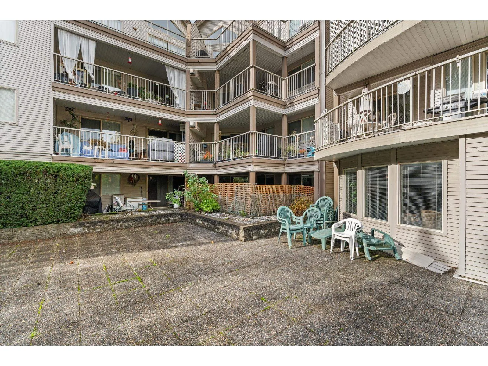 108 33478 ROBERTS AVENUE