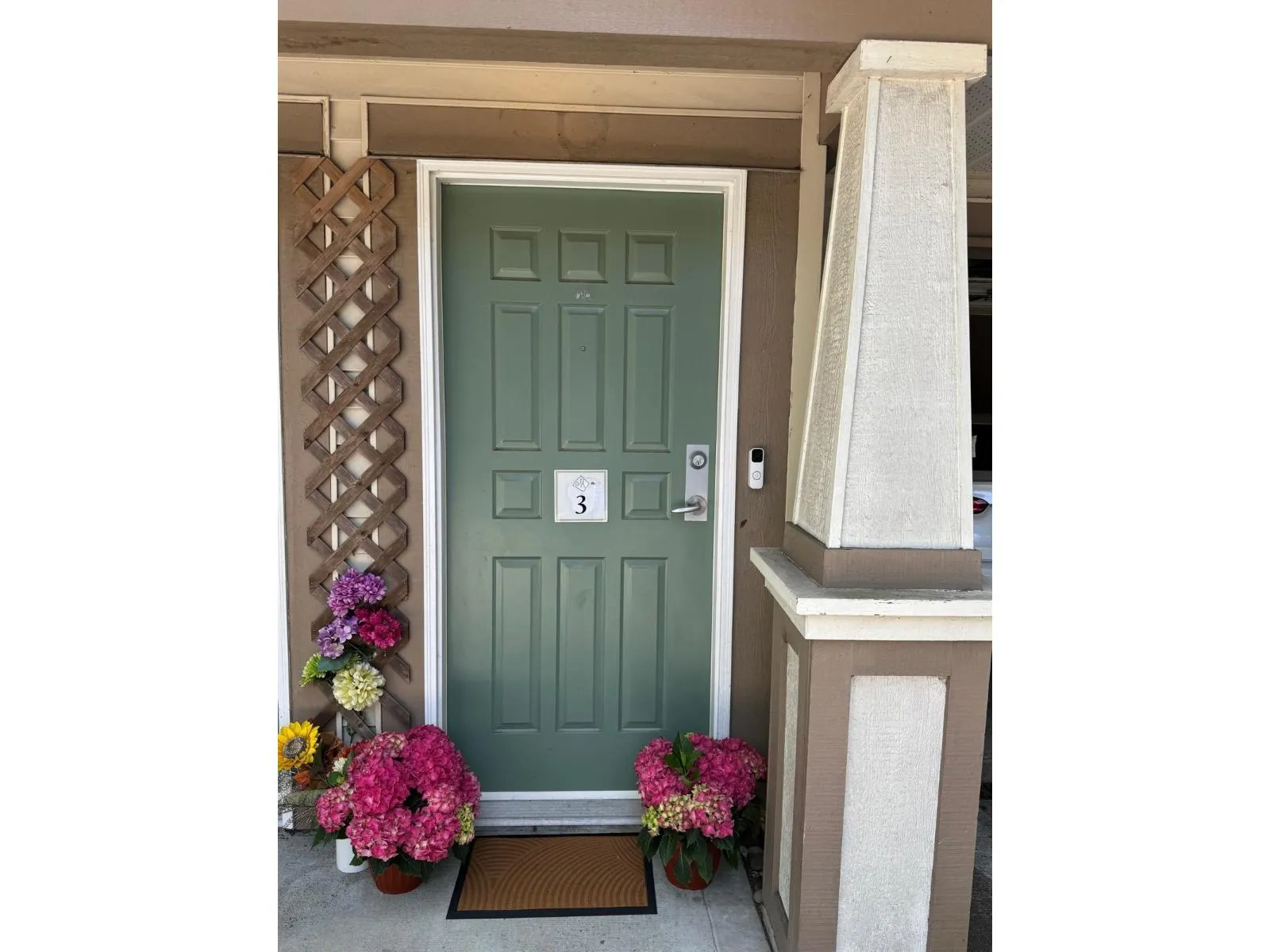 3 2678 KING GEORGE BOULEVARD