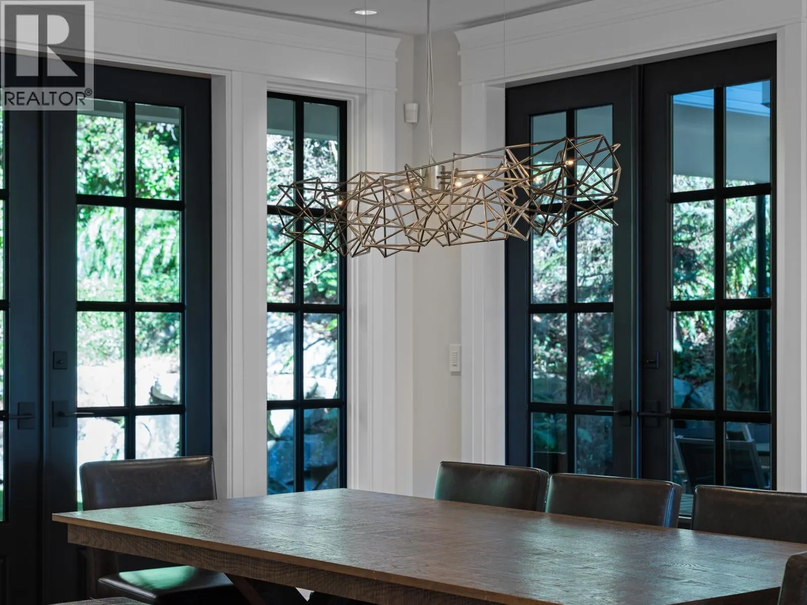 2985 ALTAMONT CRESCENT