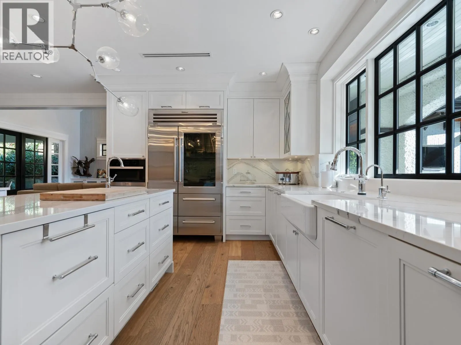 2985 ALTAMONT CRESCENT