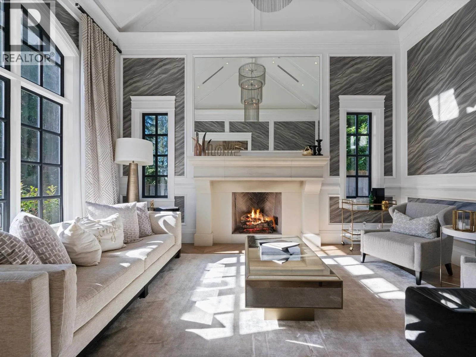 2985 ALTAMONT CRESCENT