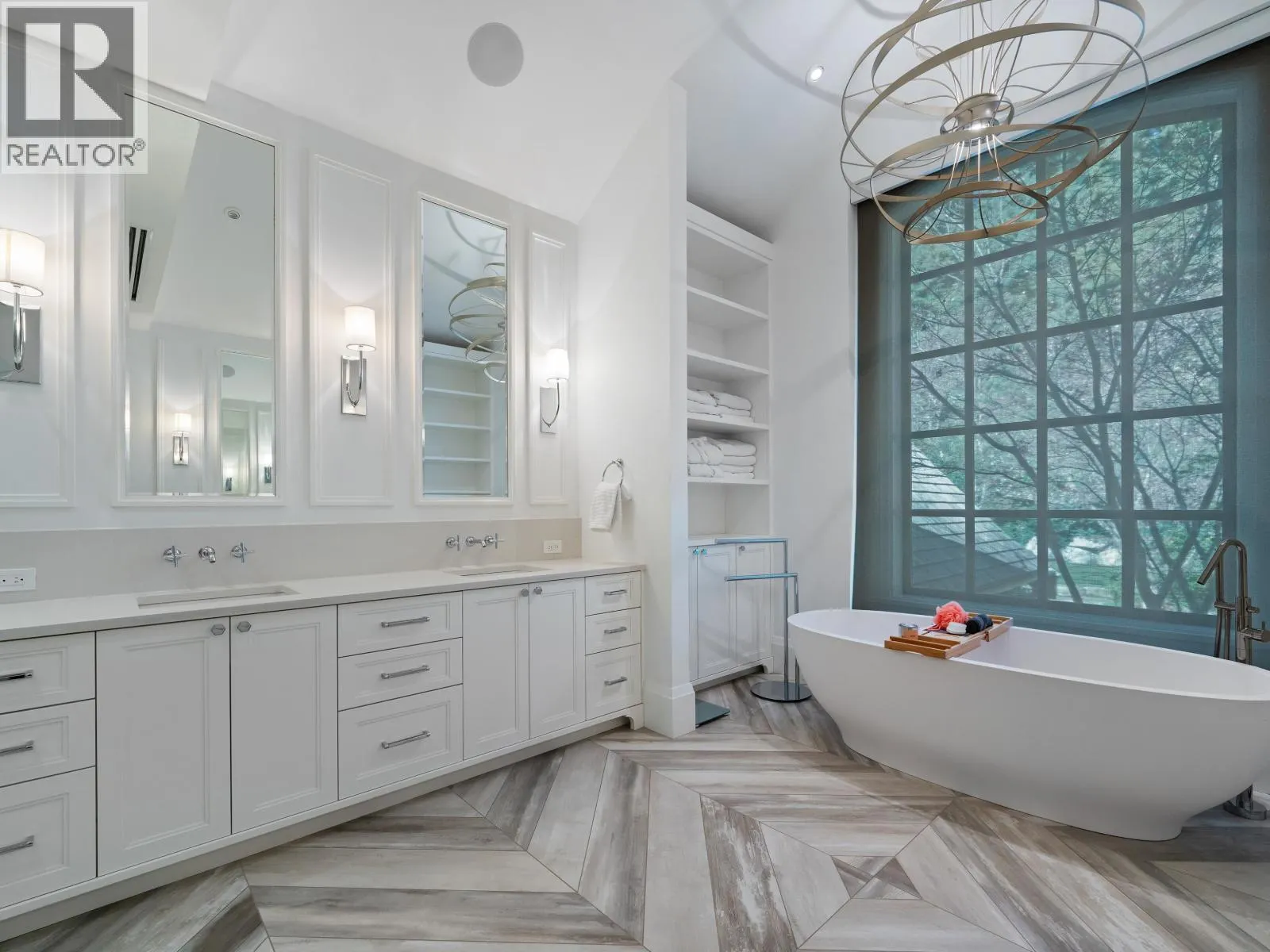 2985 ALTAMONT CRESCENT