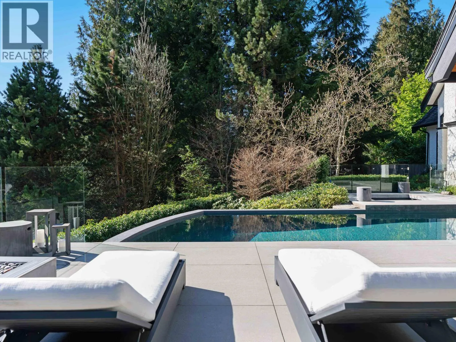 2985 ALTAMONT CRESCENT