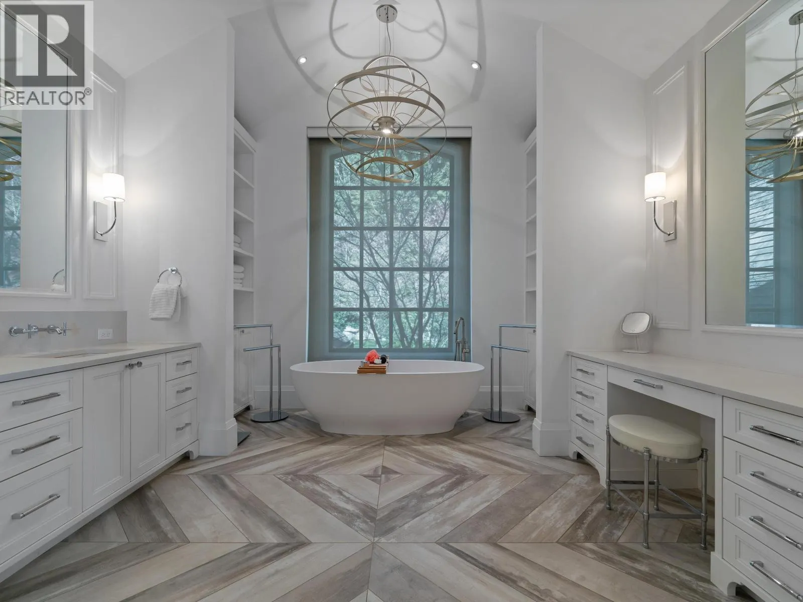 2985 ALTAMONT CRESCENT