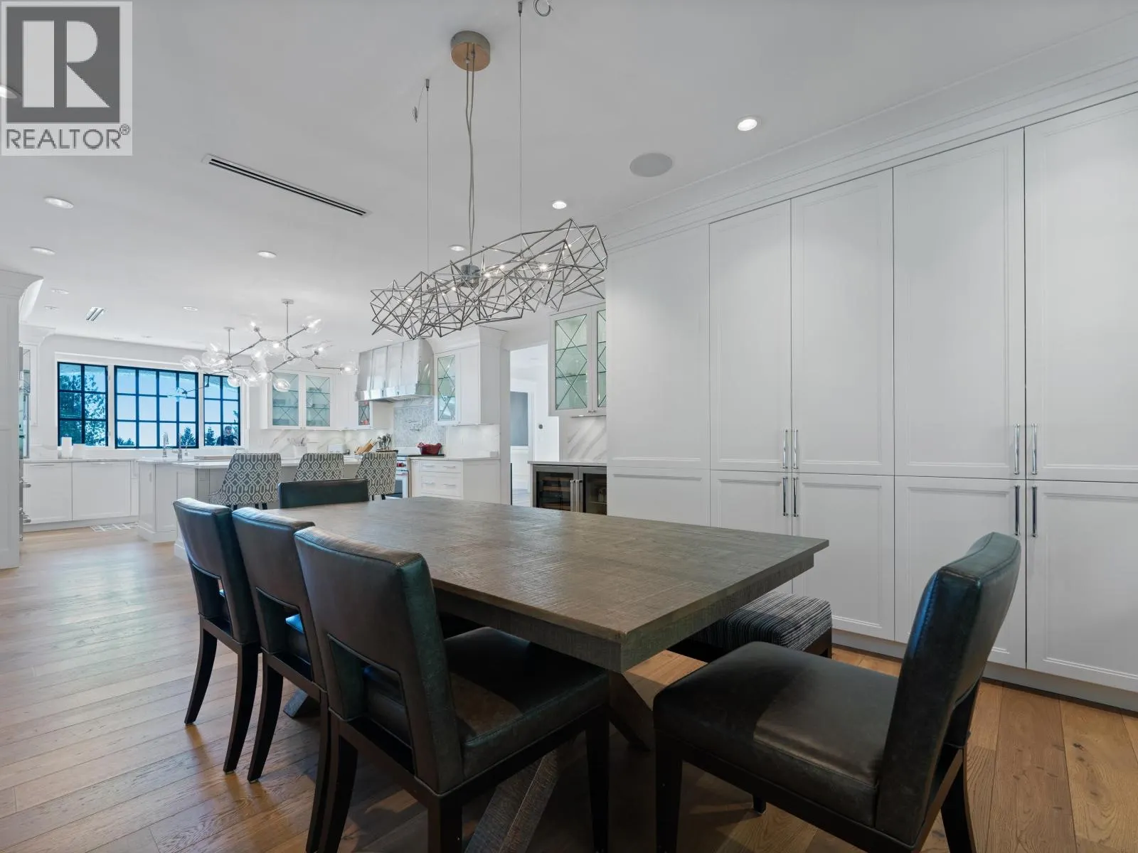 2985 ALTAMONT CRESCENT