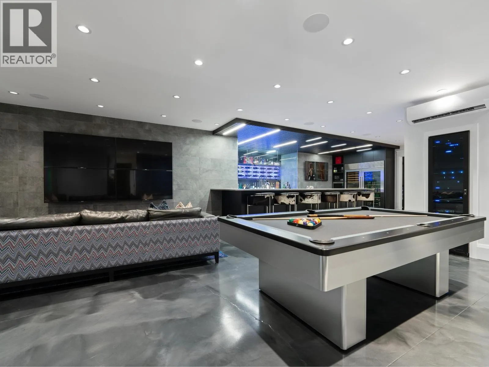 2985 ALTAMONT CRESCENT