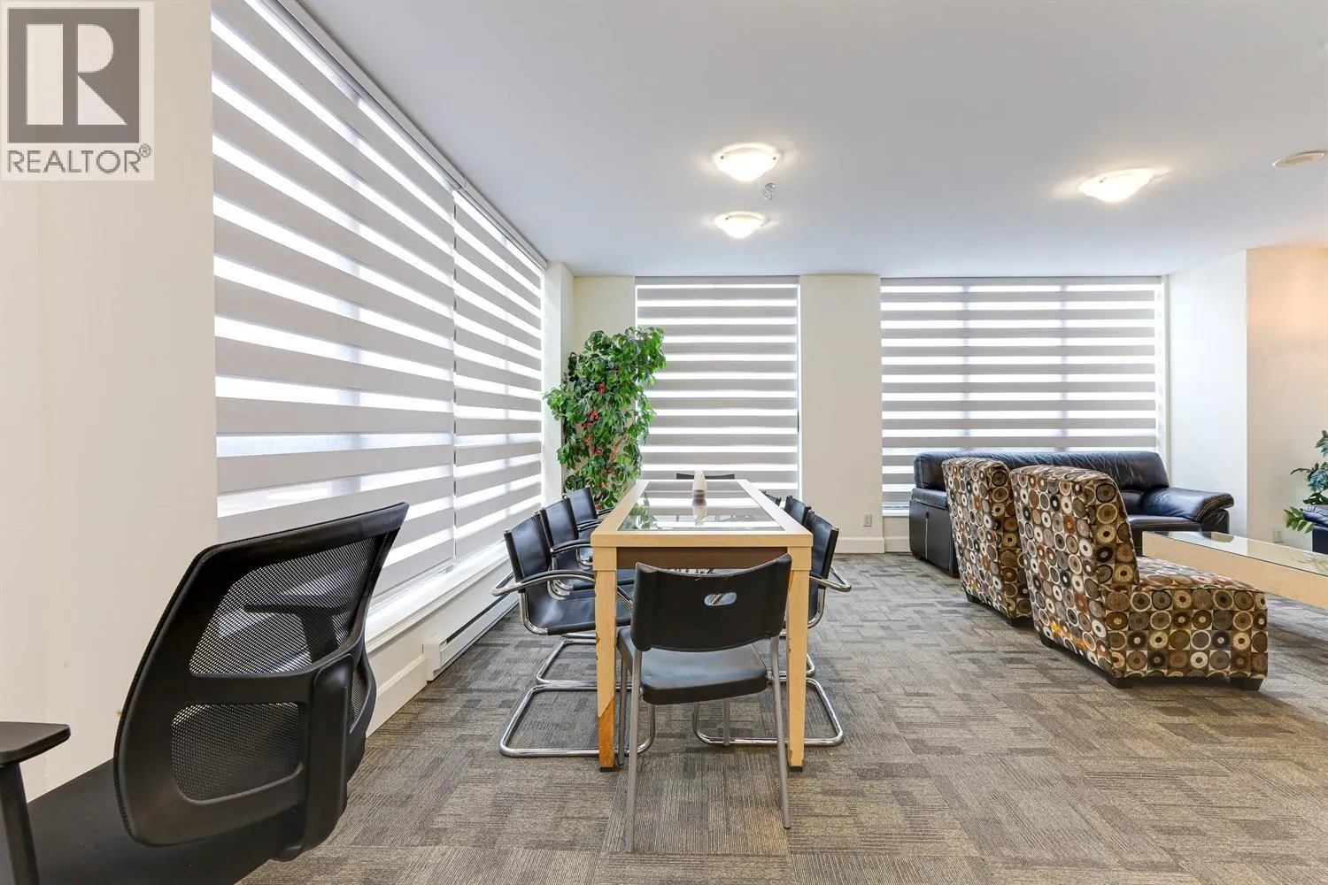 202 850 ROYAL AVENUE