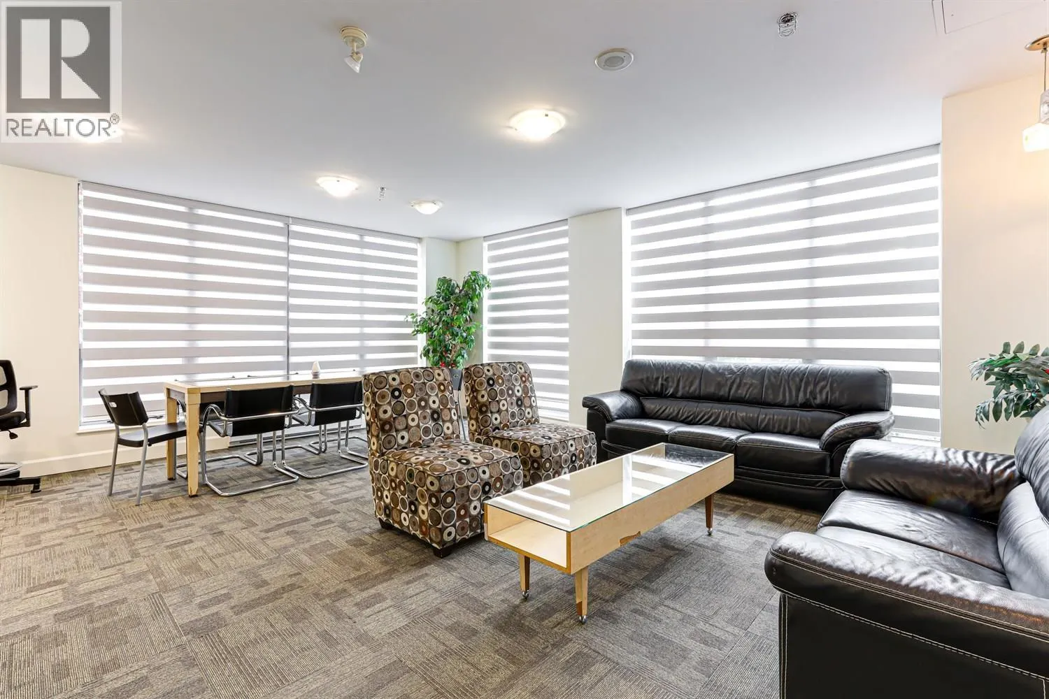 202 850 ROYAL AVENUE