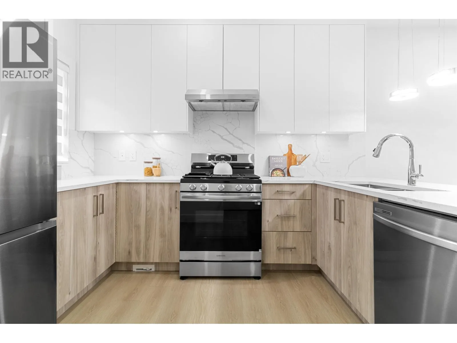 2 22551 WESTMINSTER HIGHWAY