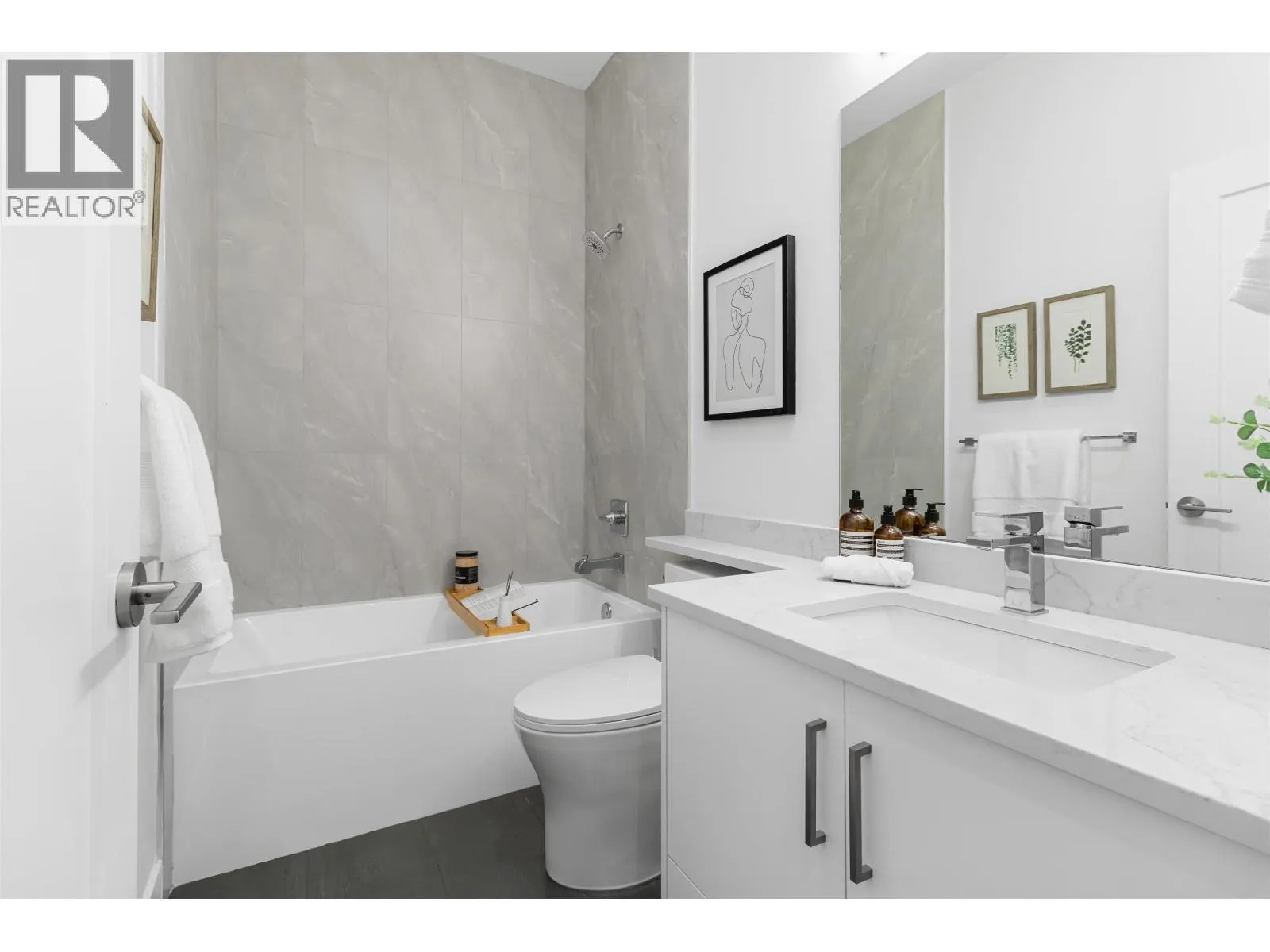 2 22551 WESTMINSTER HIGHWAY