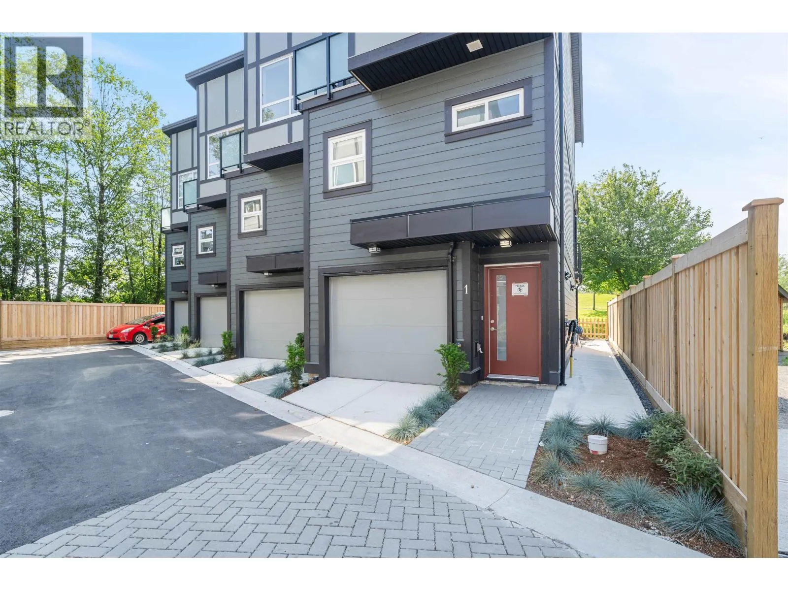 2 22551 WESTMINSTER HIGHWAY