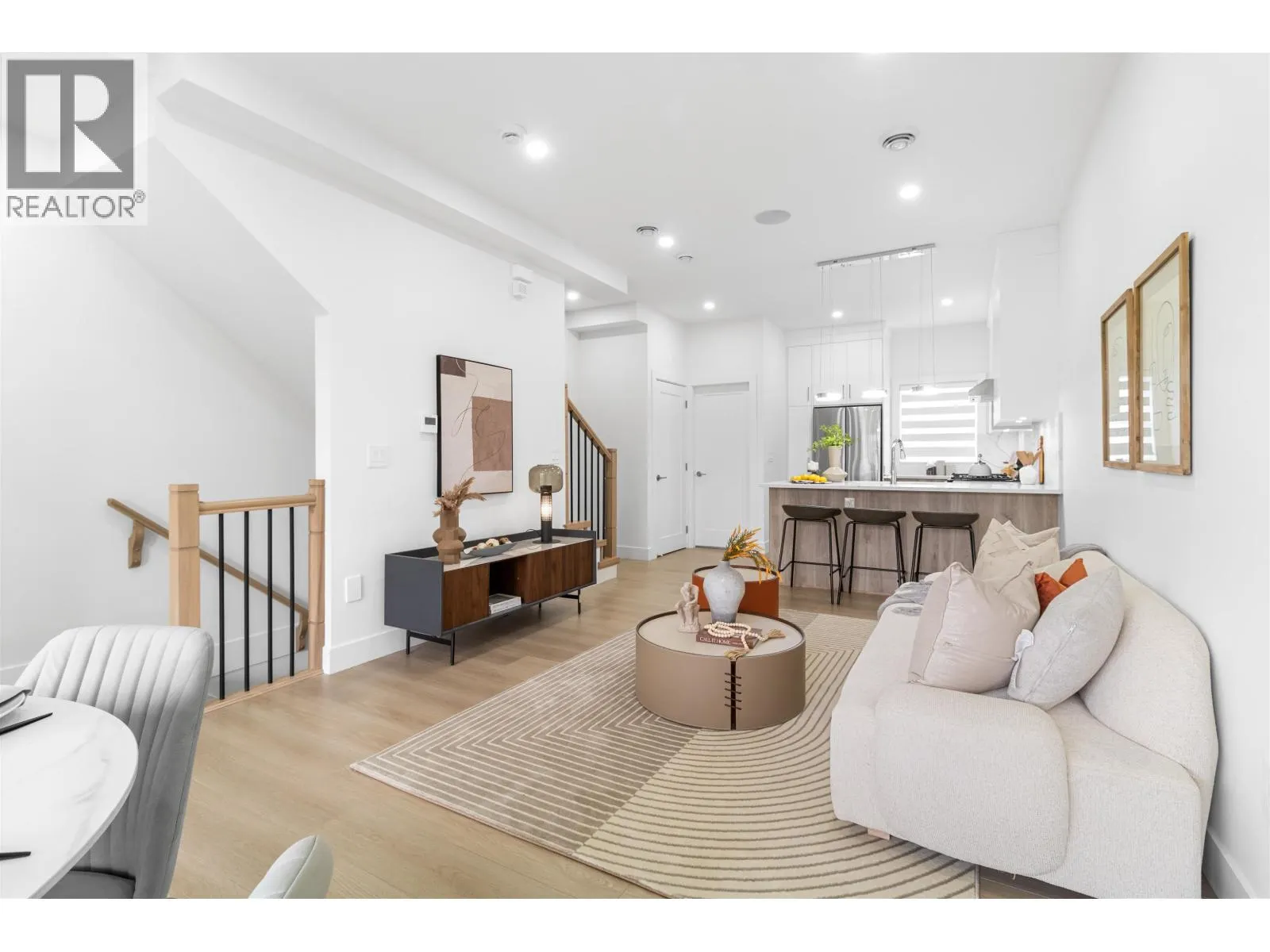 2 22551 WESTMINSTER HIGHWAY