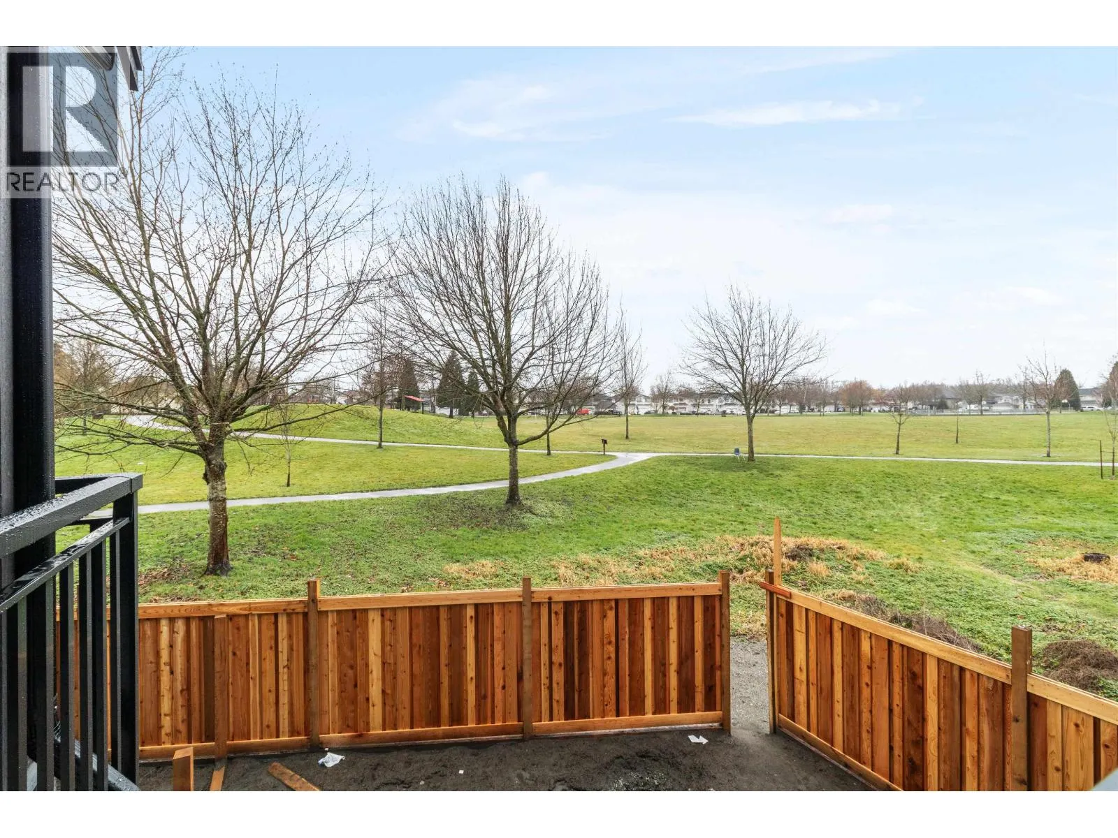 2 22551 WESTMINSTER HIGHWAY