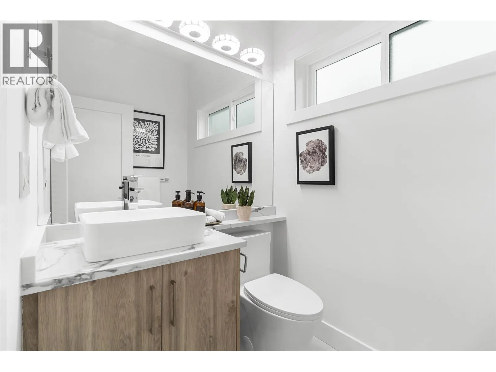 2 22551 WESTMINSTER HIGHWAY