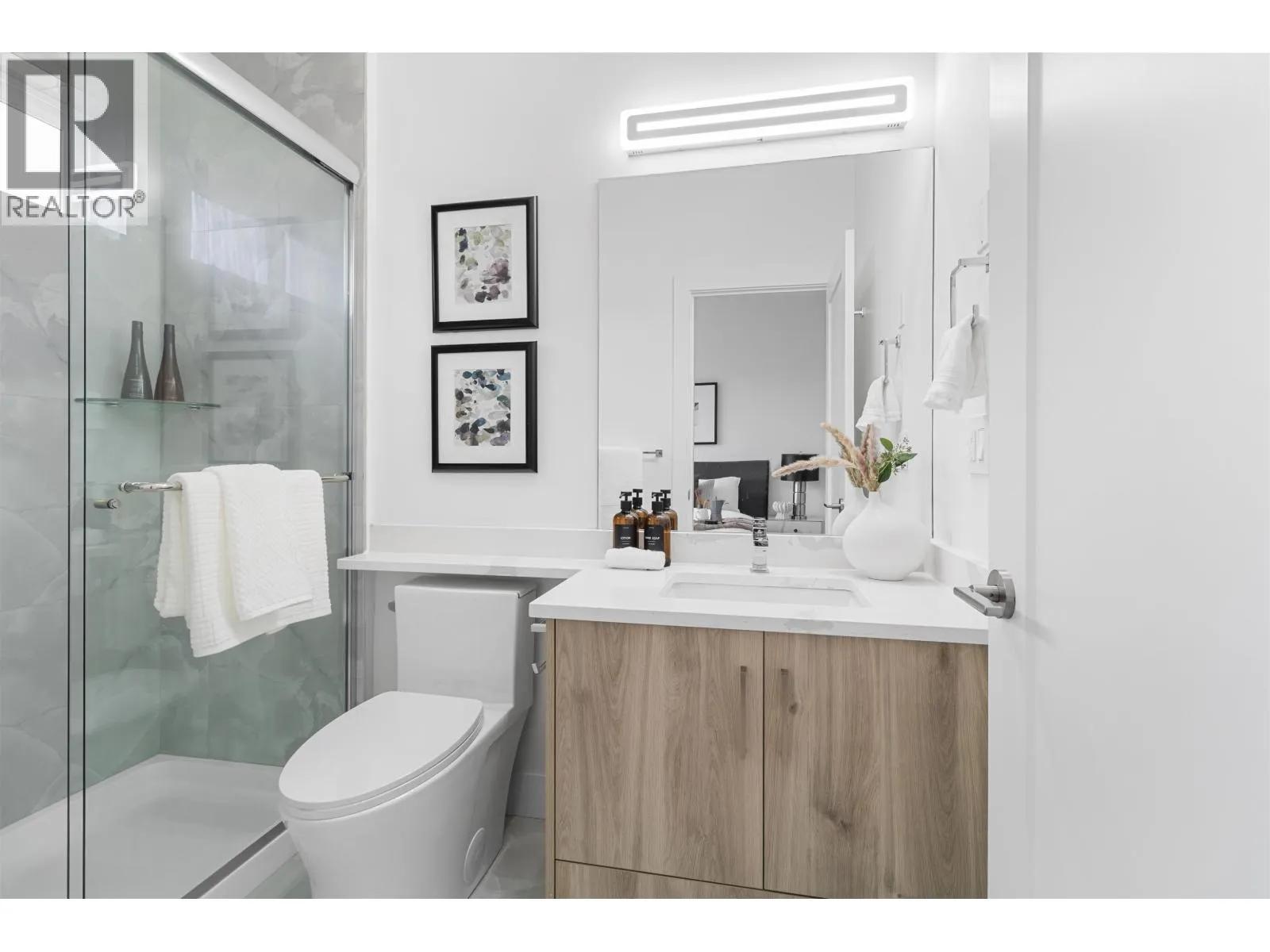 2 22551 WESTMINSTER HIGHWAY