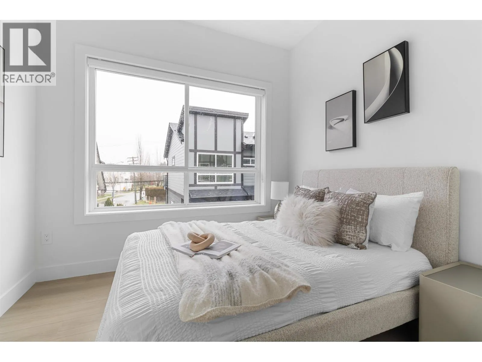 2 22551 WESTMINSTER HIGHWAY