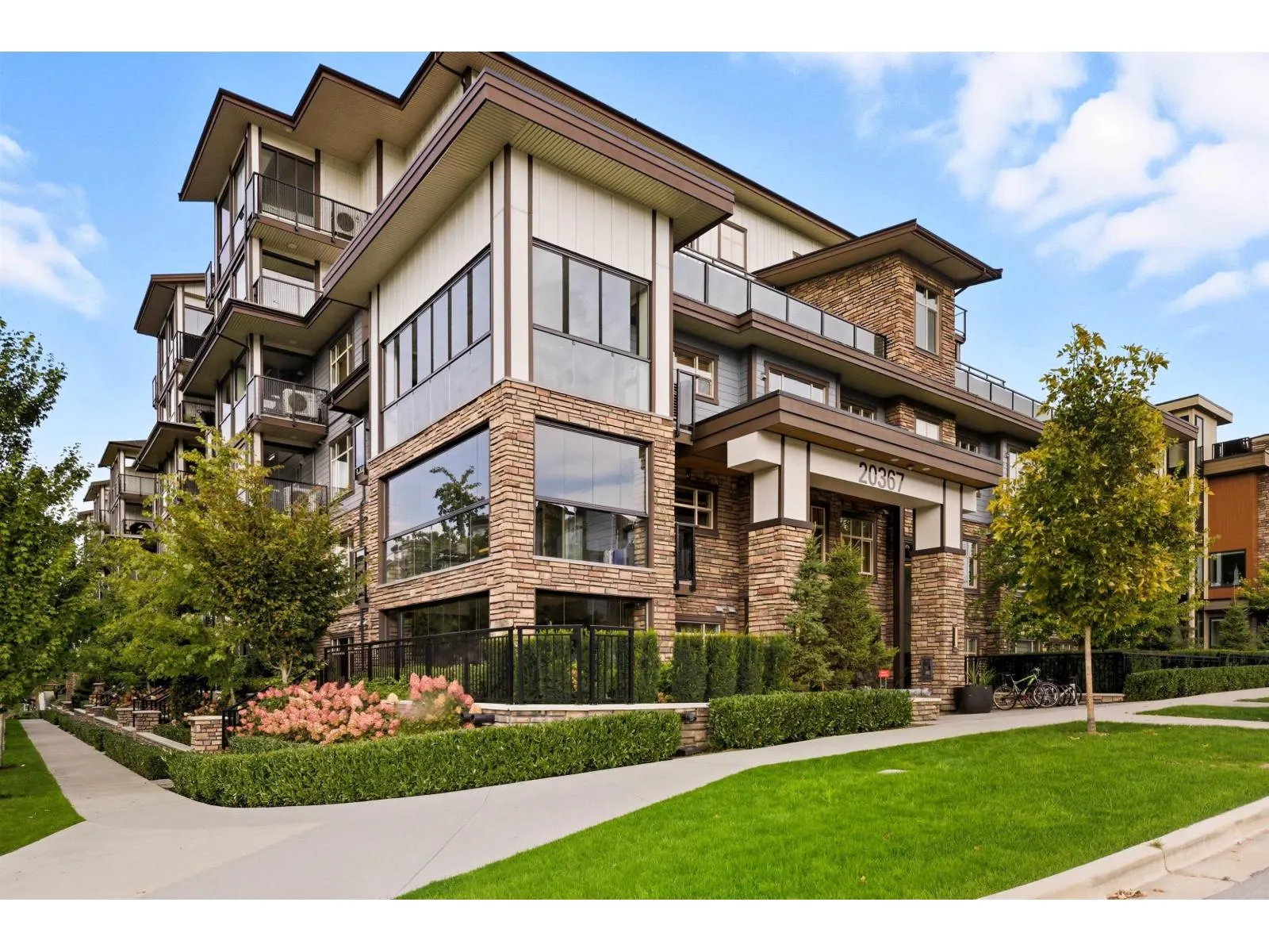 302 20367 85 AVENUE